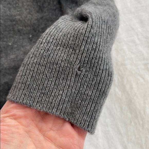 Equipment Cashmere Crewneck Sweater - Picture 8 of 8